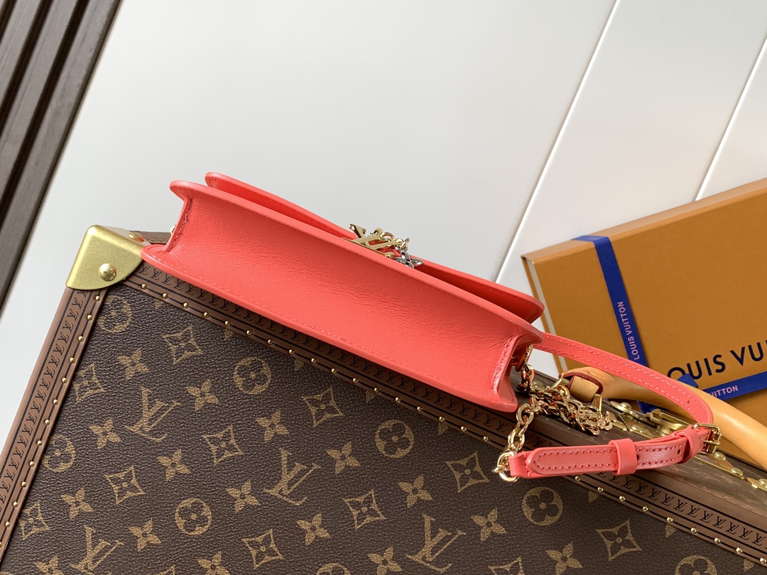 Wallet On Chain Lv Bloom Sweet Coral Calfskin Leather M14548